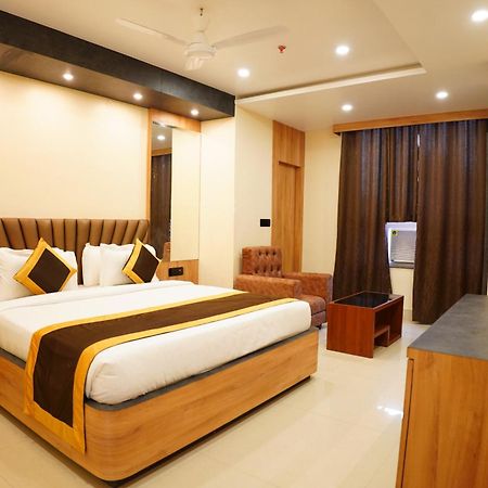 The Marutinandan Grand Hotel Deoghar Eksteriør billede