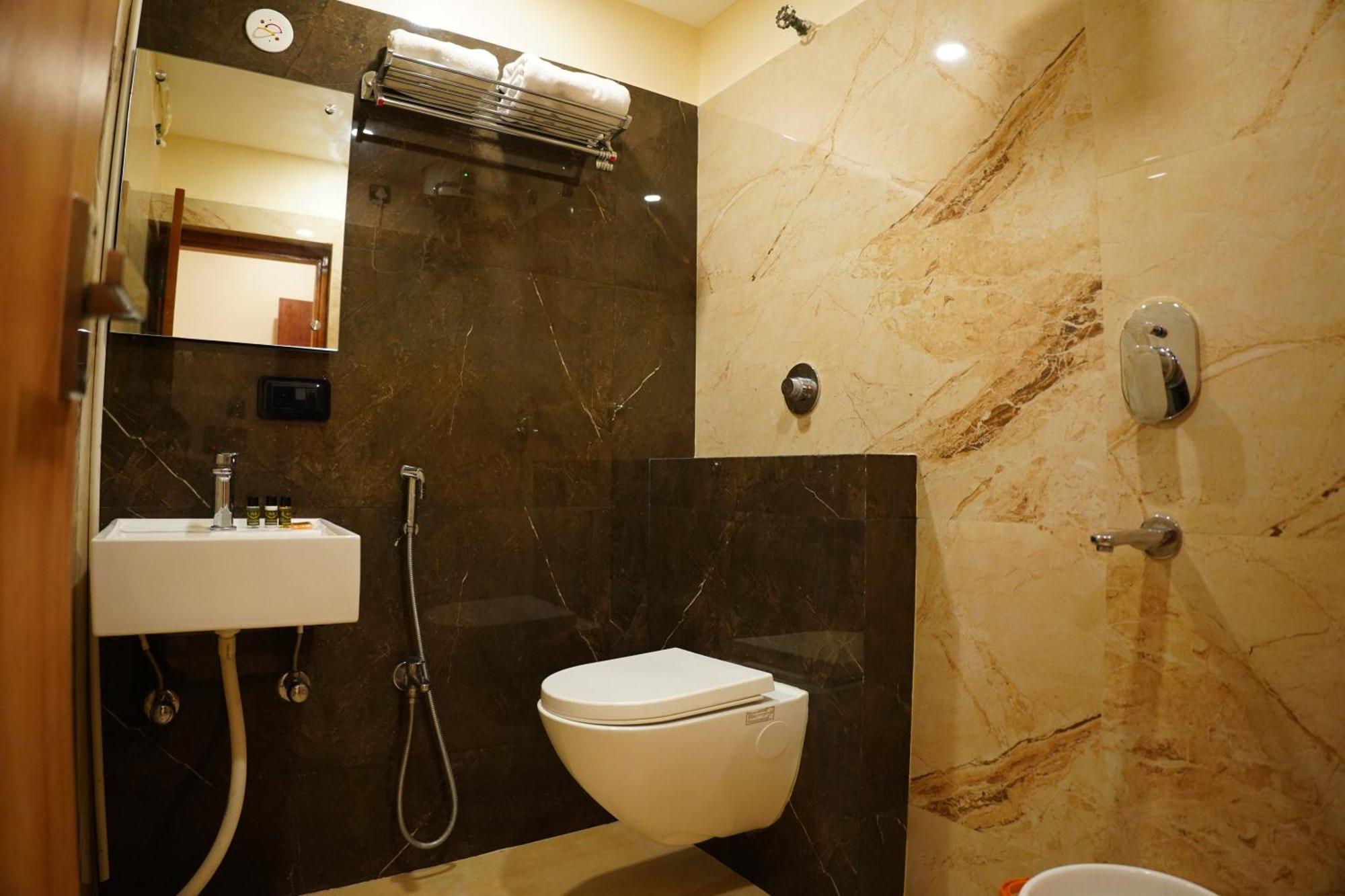 The Marutinandan Grand Hotel Deoghar Eksteriør billede