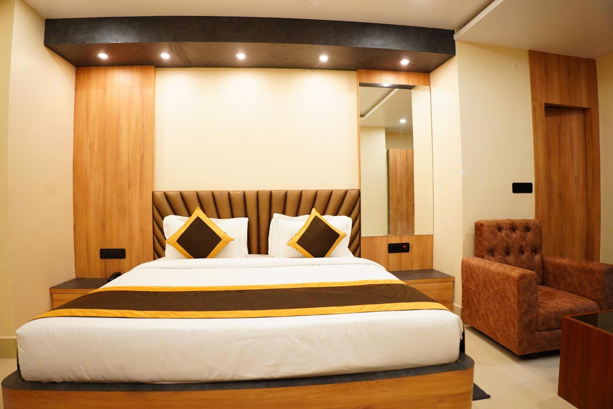 The Marutinandan Grand Hotel Deoghar Eksteriør billede